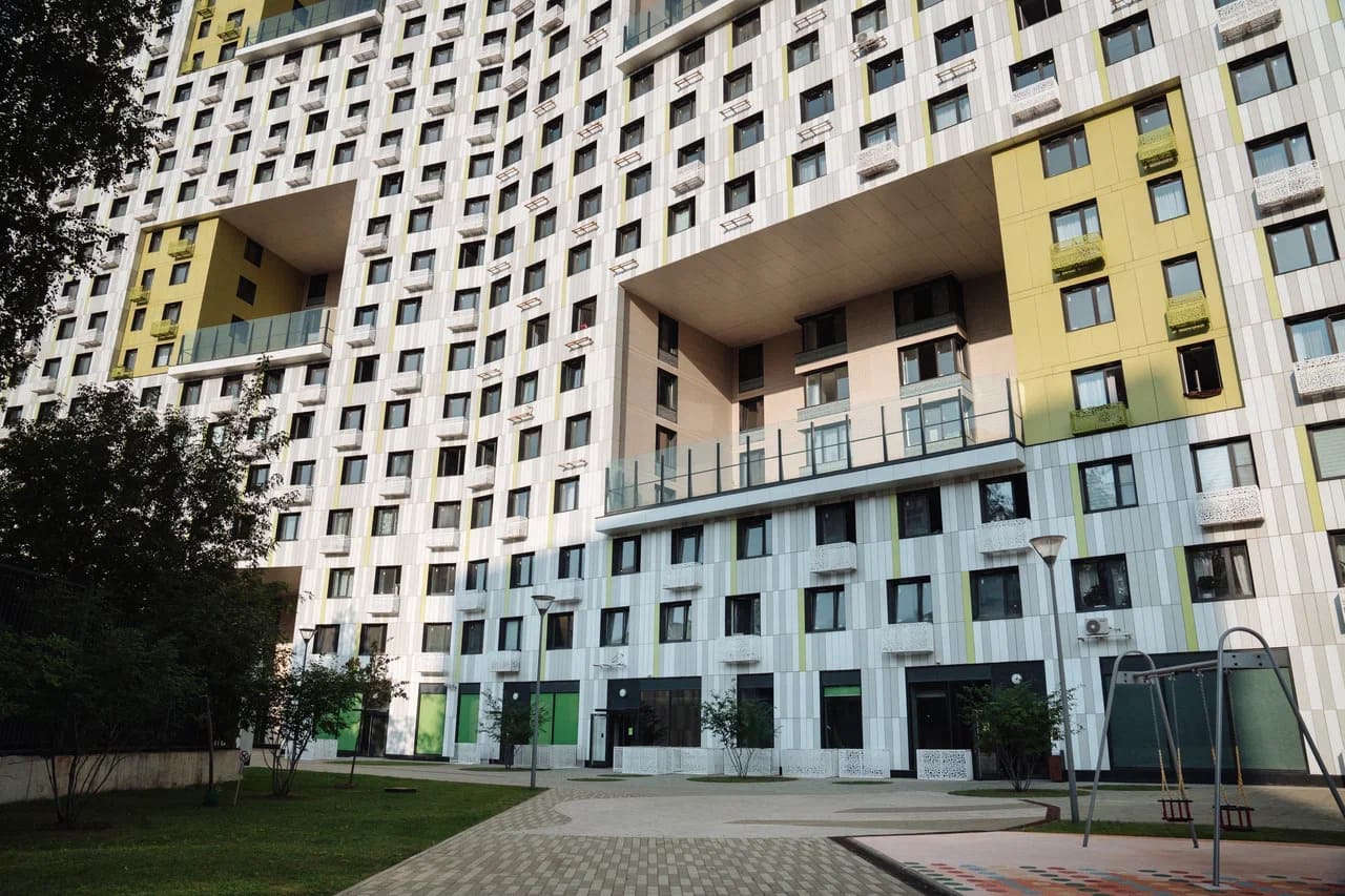 Пять жилых комнат, свободная планировка и шикарные виды на Останкино: выбираем квартиру для многодетной семьи